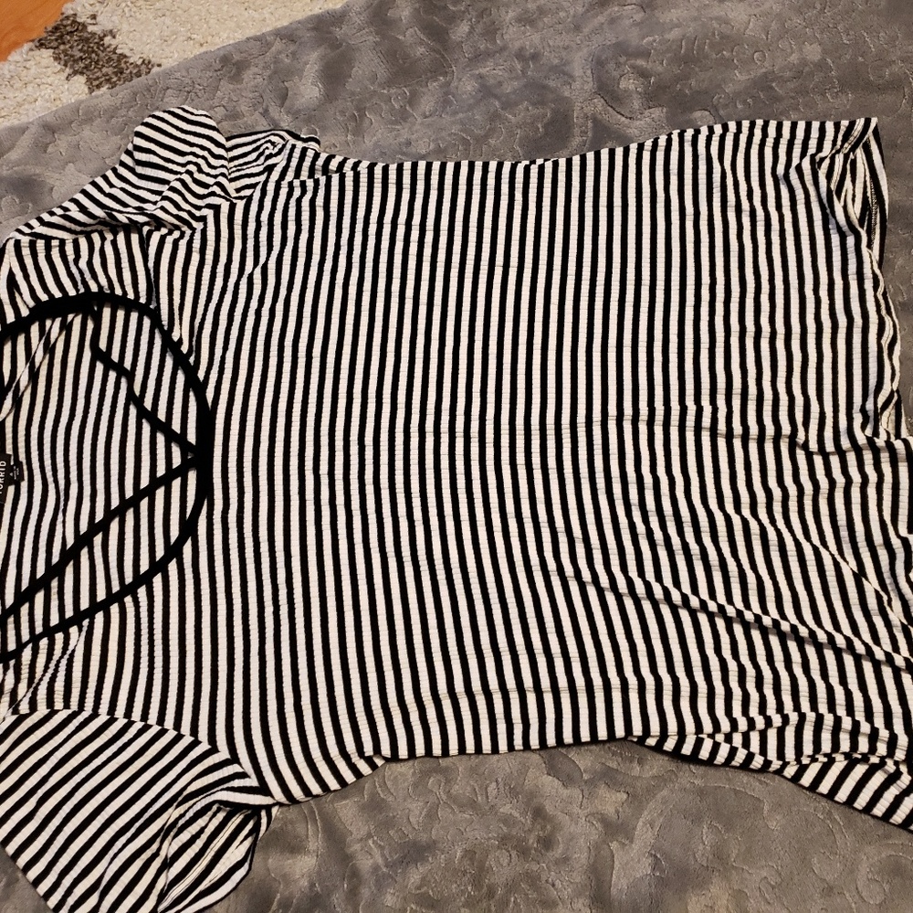 Torrid black and white tshirt